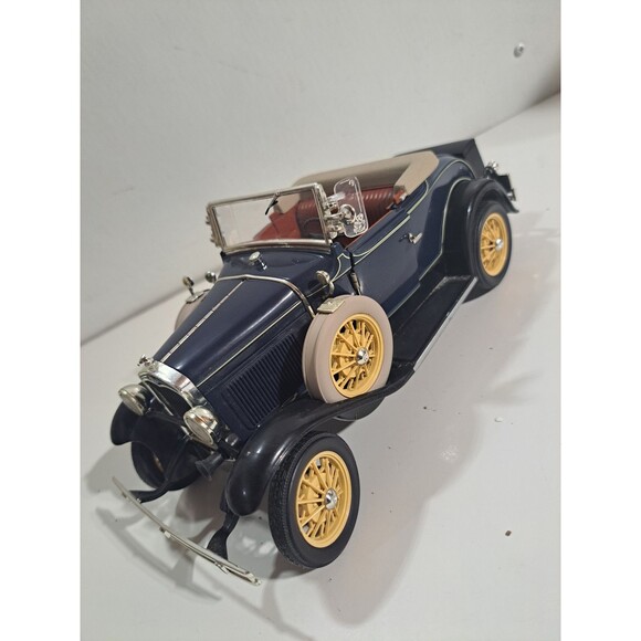 Motor City Classic 1:18 Die Cast 1931 Ford Model A Convertible Classic Car - Picture 1 of 12